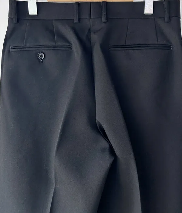 INTERIM/PURE BLACK WOOL 2-TUCK STRAIGHT SLACKS (BLACK)