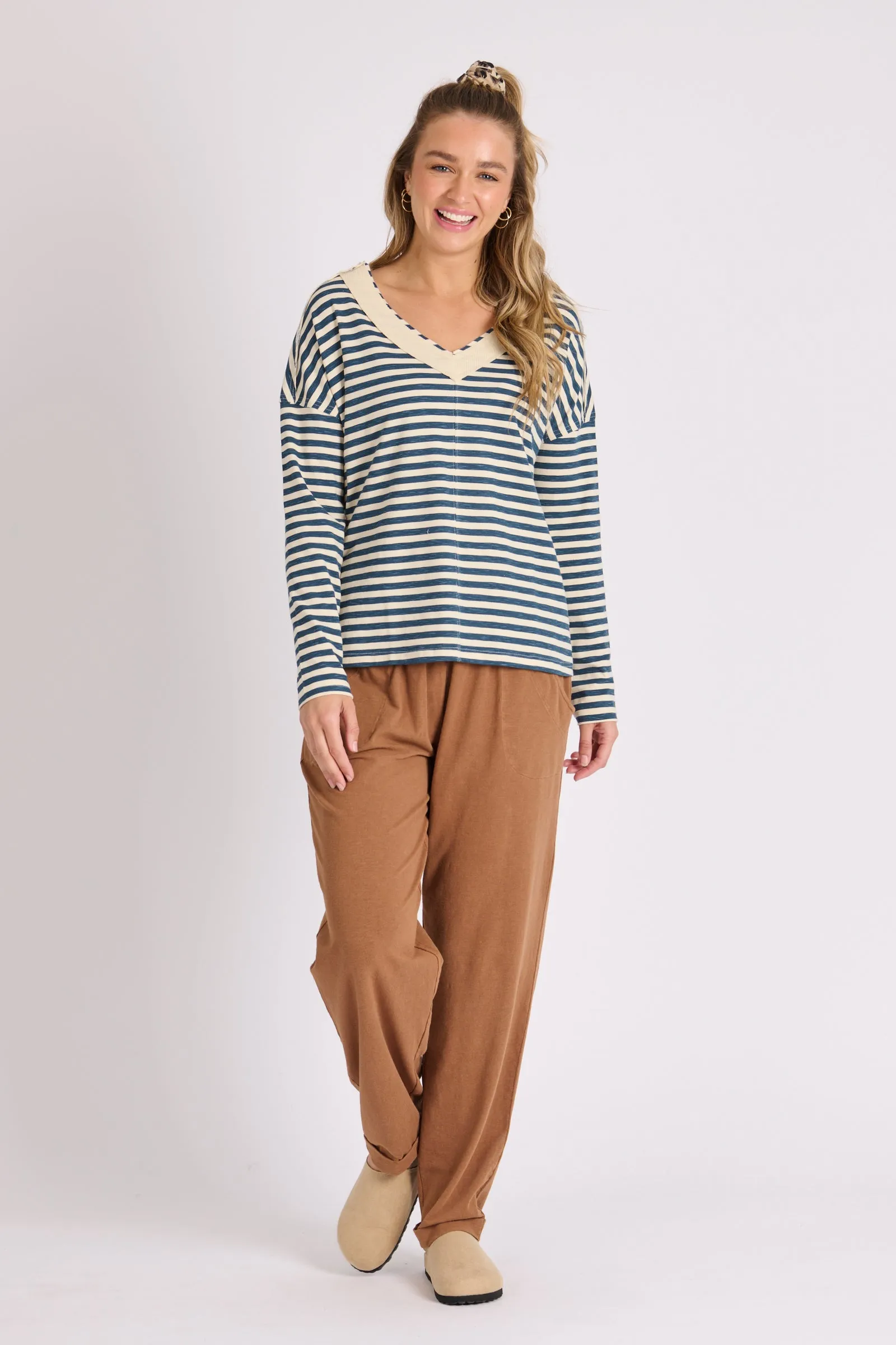 NAVY V NECK
