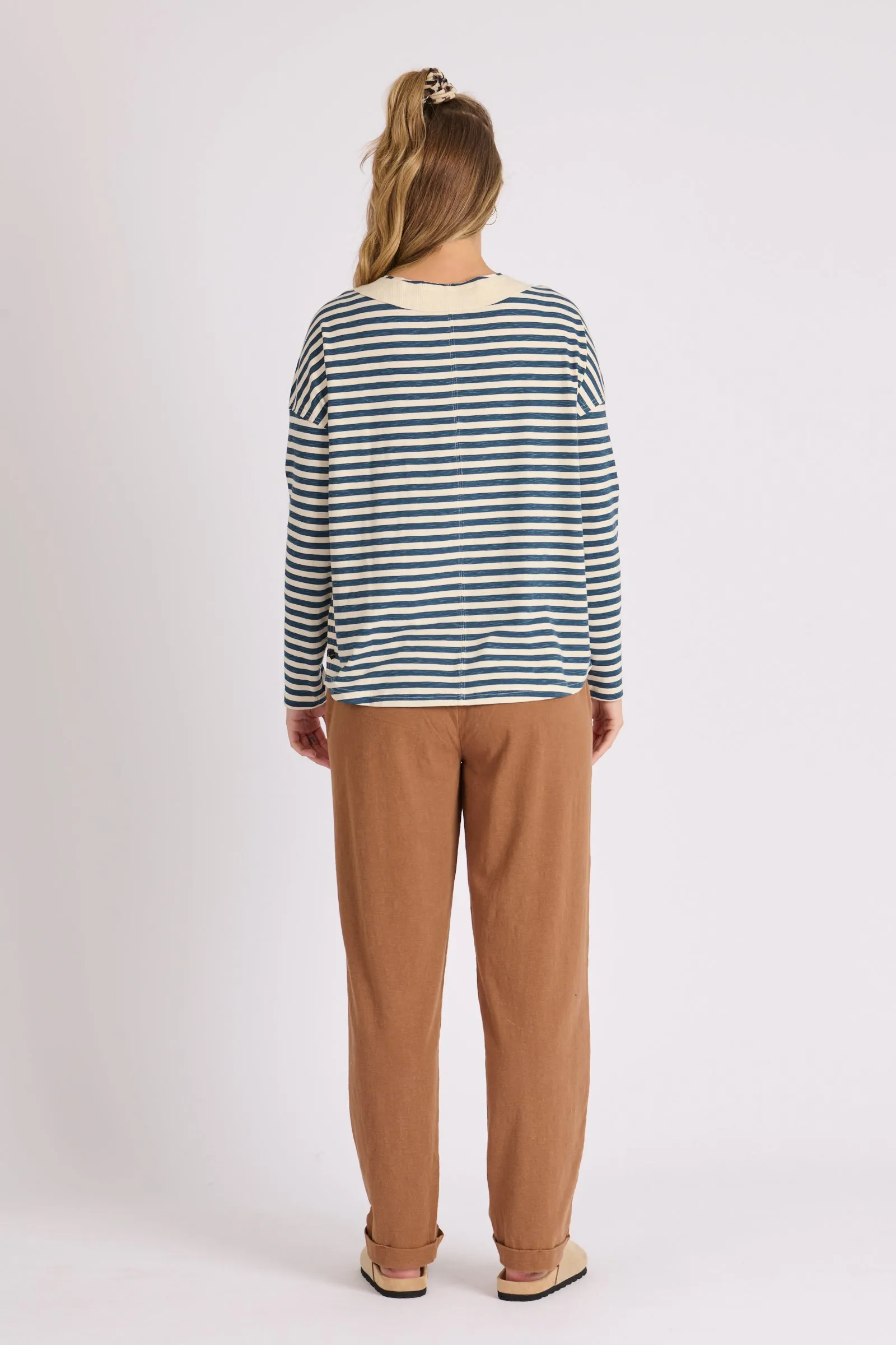 NAVY V NECK