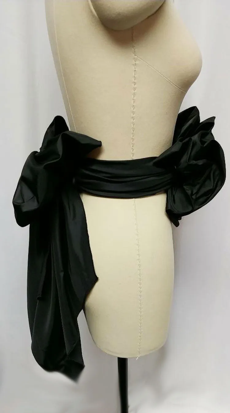 *VINTAGE HUGE BLACK TAFFETA WRAP AROUND BELT WITH 4-1/2 FEET TIES