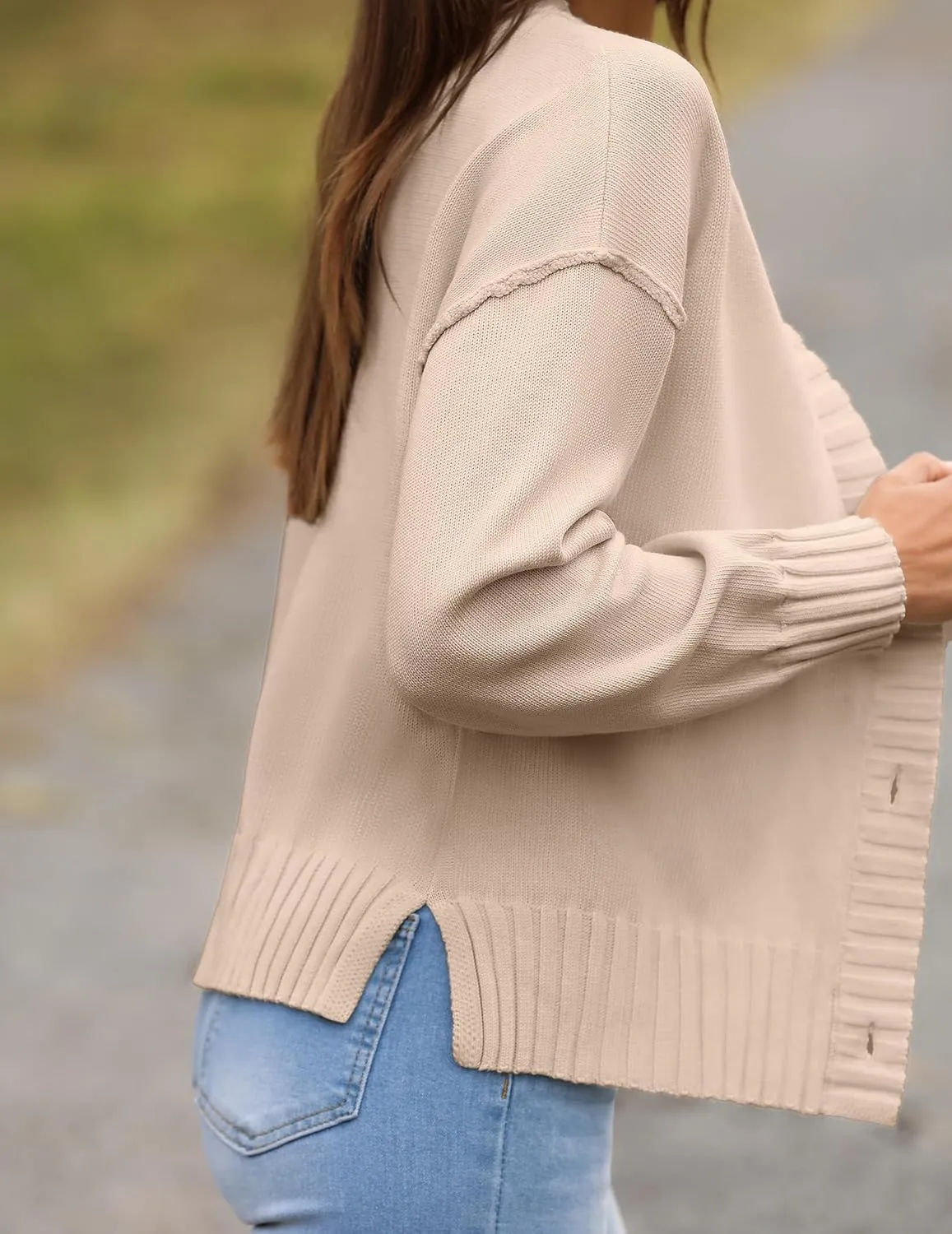 Zeagoo Women's Cropped Cardigan 2025 Fall Button Sweaters V Neck Long Sleeve Cardigans Knit Outwear